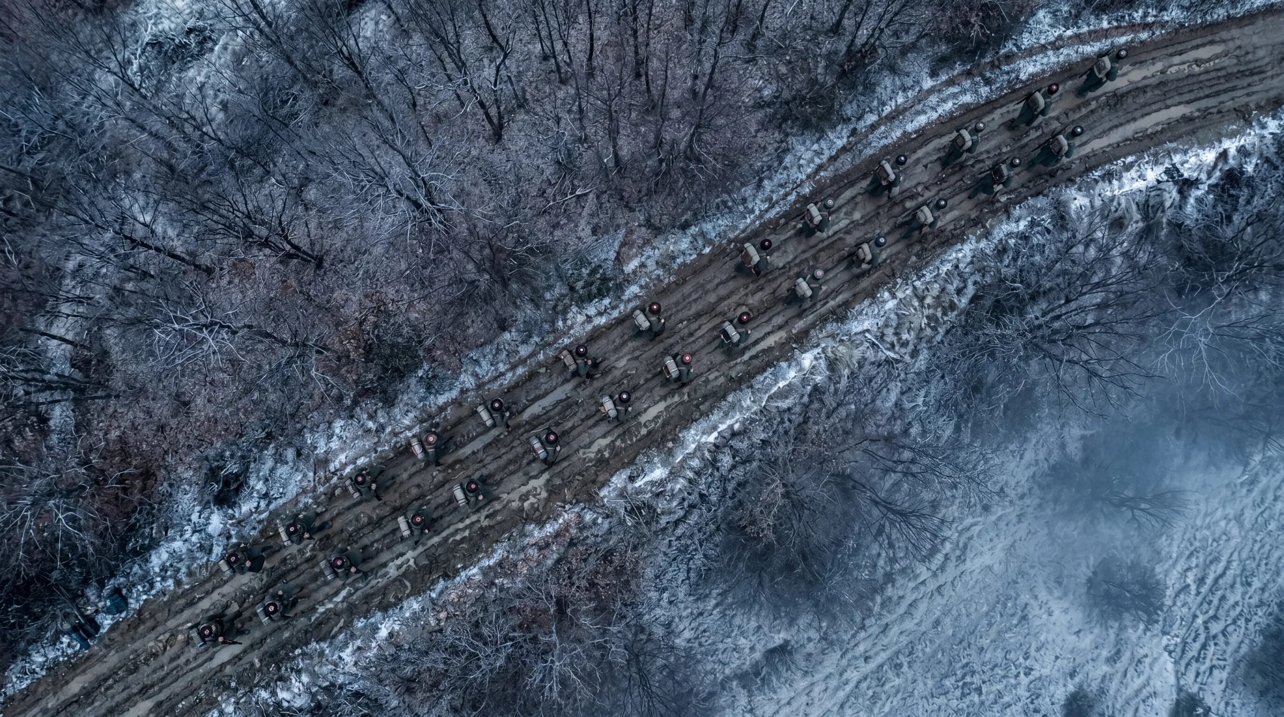 Camera_above_soldiers_looking_down_4K_20260915142009
